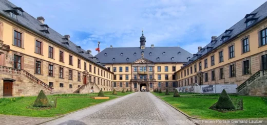 Wahrzeichen in Fulda Stadtschloss Attraktionen Hessen historische Bauwerke